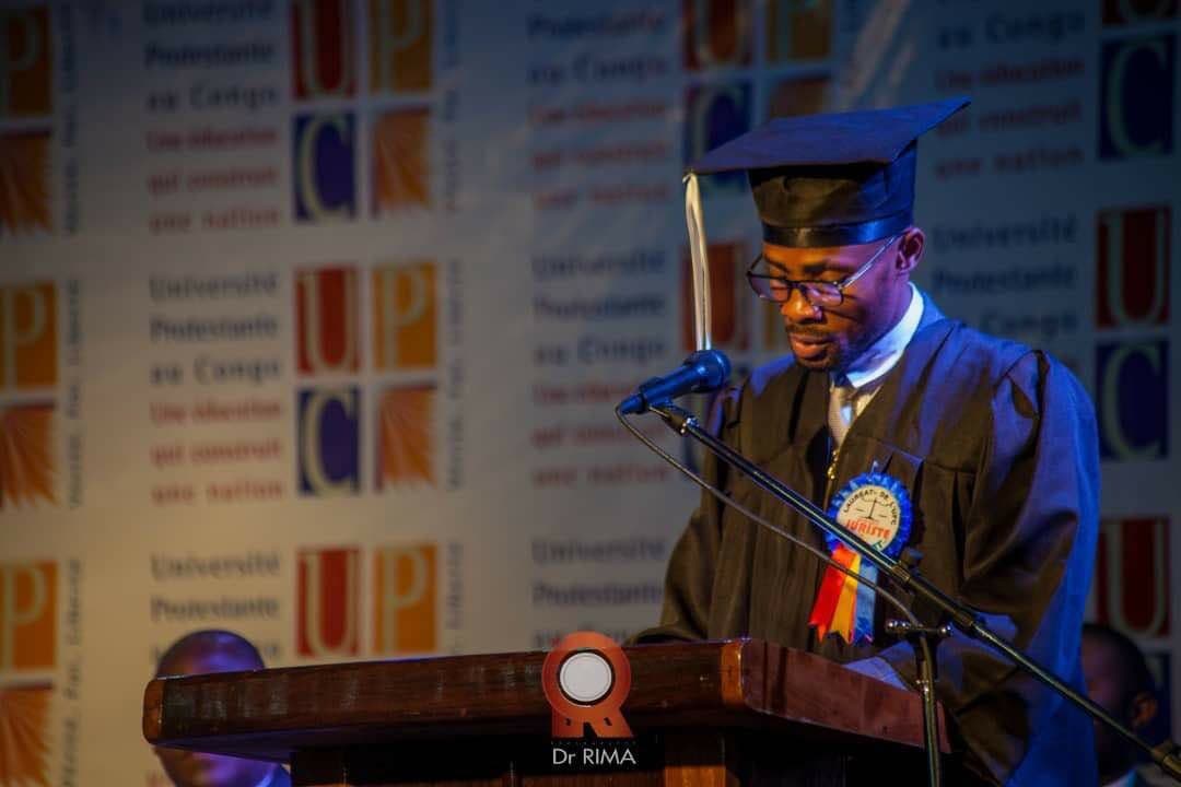 Lauréat de la Faculté de Droit lors d'une cérémonie de collation des grades